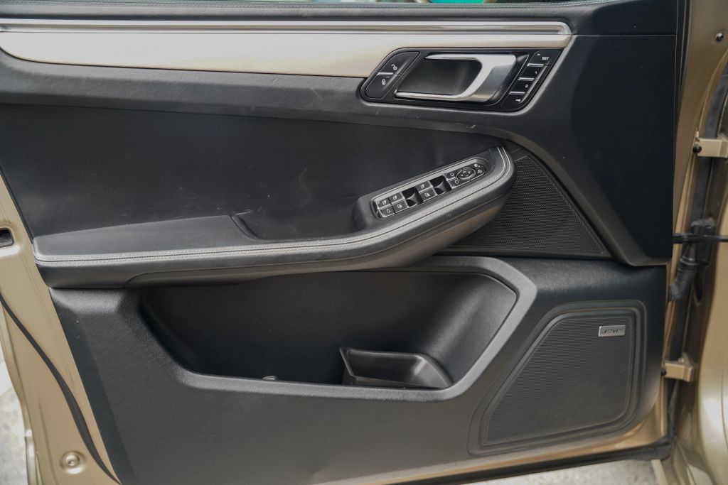 
								2018 Porsche Macan GTS Sport Utility 4D full									