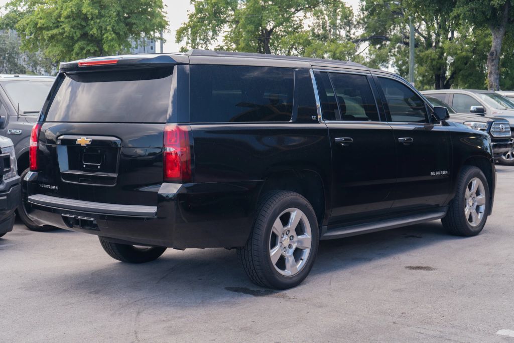
								2017 Chevrolet Suburban LT Sport Utility 4D full									