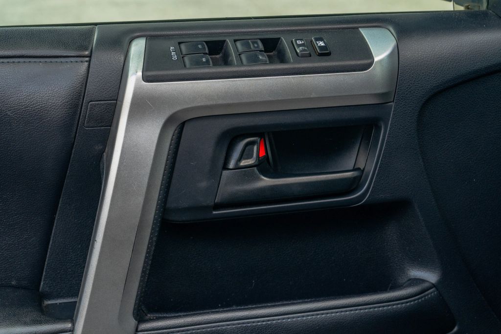 
								2012 Toyota 4Runner Limited Sport Utility 4D full									