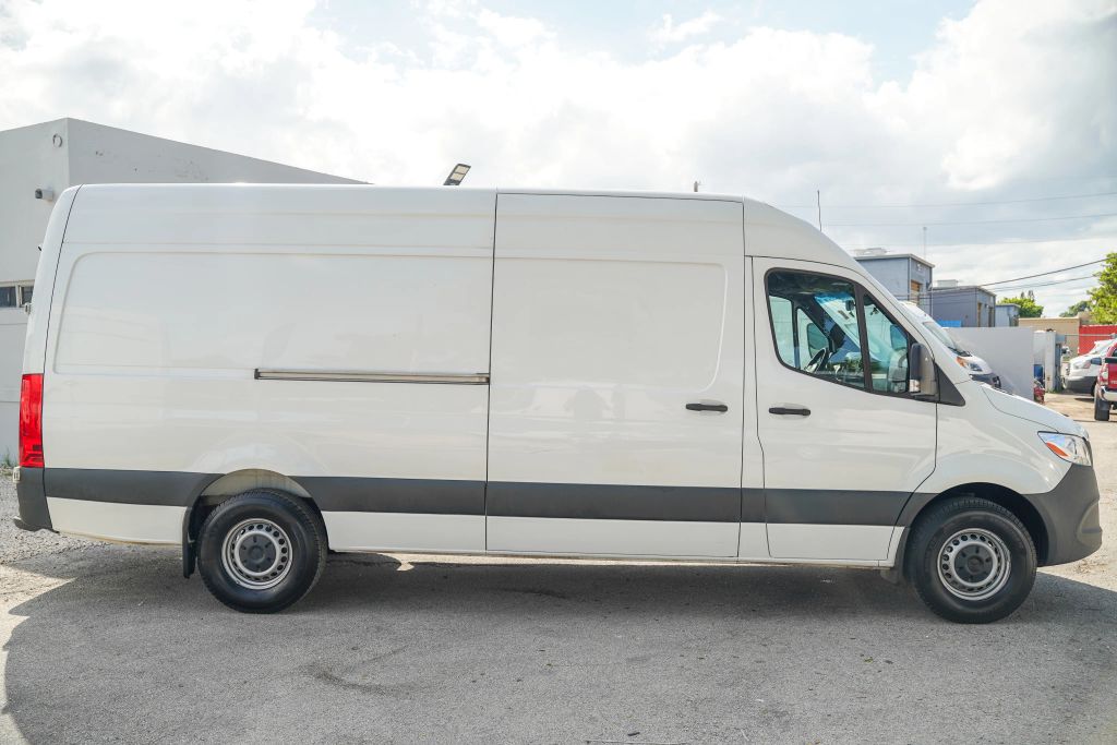 
								2023 Mercedes-Benz Sprinter 2500 Cargo High Roof w/170  WB Van 3D full									