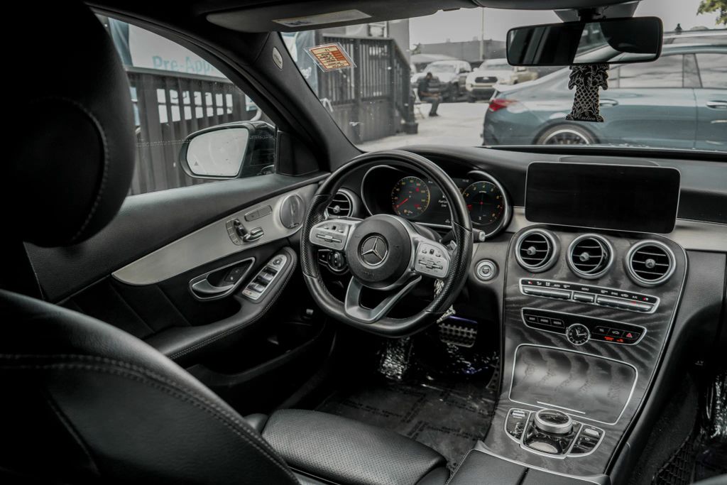 
								2019 Mercedes-Benz C-Class C 300 Sedan 4D full									