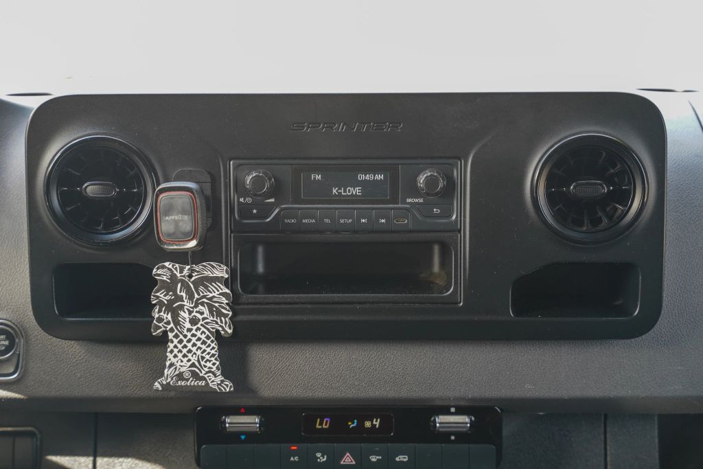 
								2023 Mercedes-Benz Sprinter 2500 Cargo High Roof w/170  WB Van 3D full									