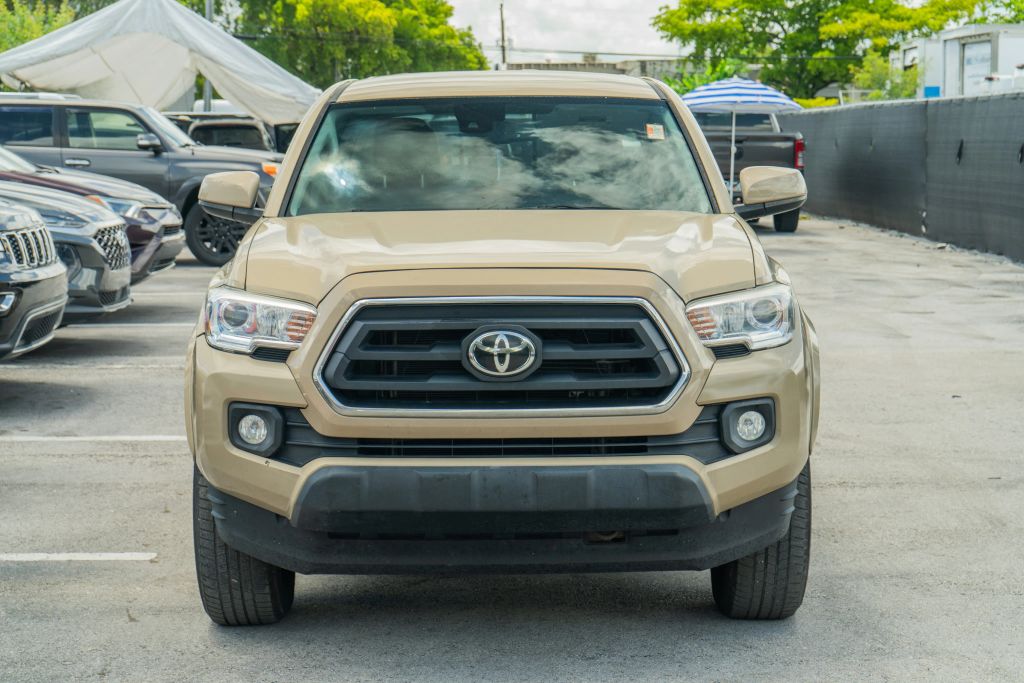 
								2020 Toyota Tacoma Double Cab SR5 Pickup 4D 6 ft full									