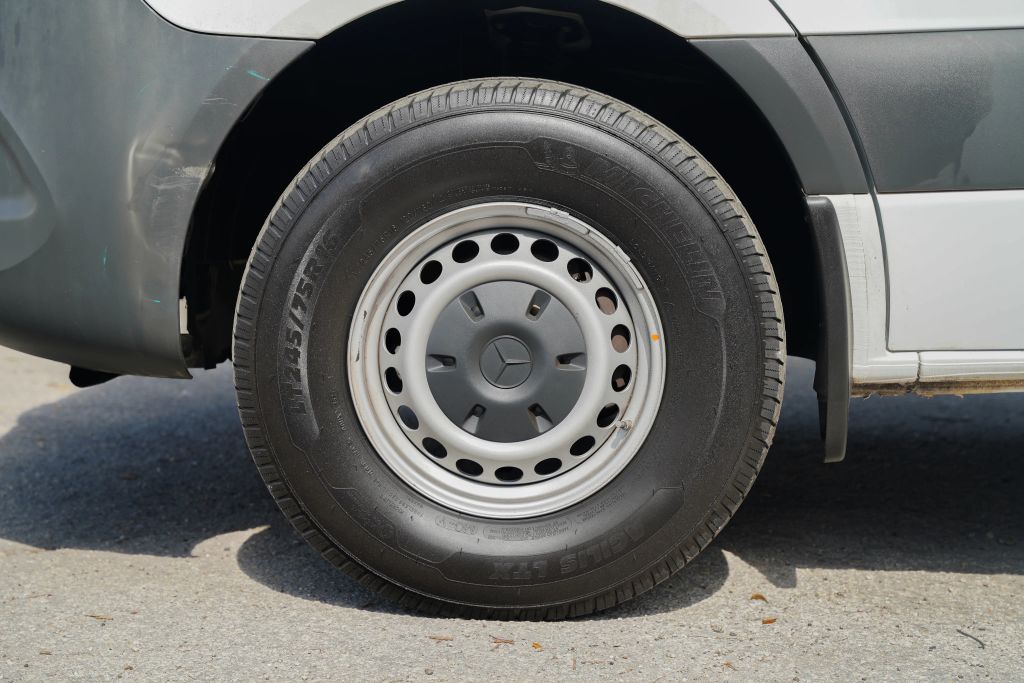 
								2023 Mercedes-Benz Sprinter 2500 Cargo High Roof w/170  WB Van 3D full									