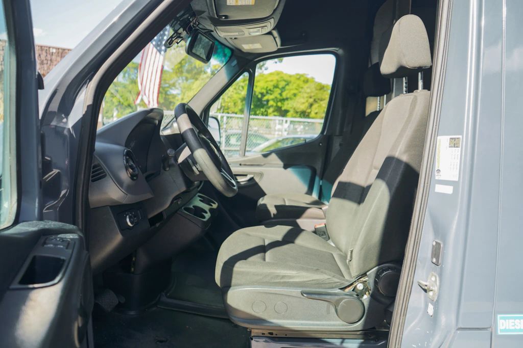 
								2019 Mercedes-Benz Sprinter 2500 Cargo High Roof w/170  WB Van 3D full									