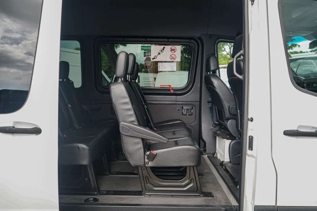 
								2021 Mercedes-Benz Sprinter 2500 Passenger High Roof w/144  WB Van 3D full									