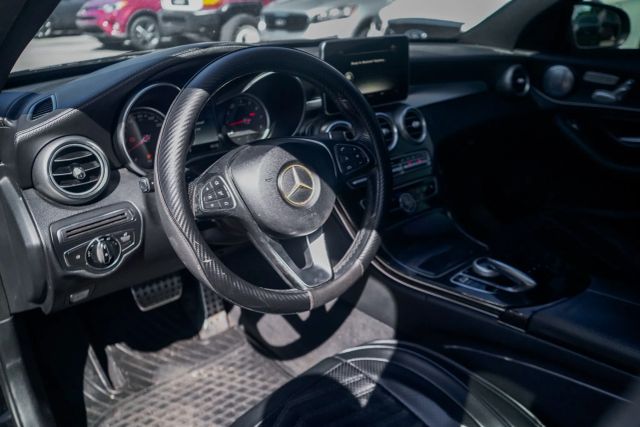 
								2017 Mercedes-Benz C-Class C 300 4MATIC Sedan 4D full									