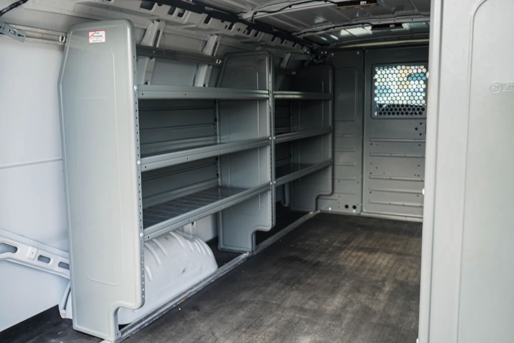 
								2021 Chevrolet Express 2500 Cargo Regular Van 3D full									