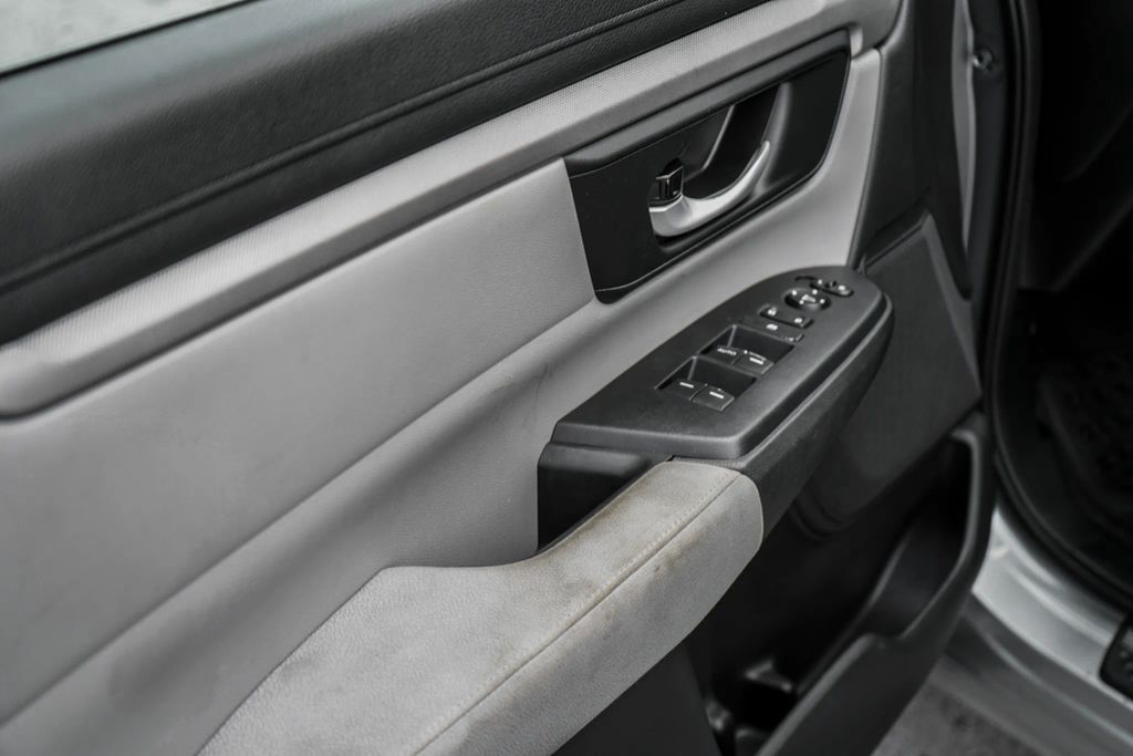 
								2018 Honda CR-V LX Sport Utility 4D full									