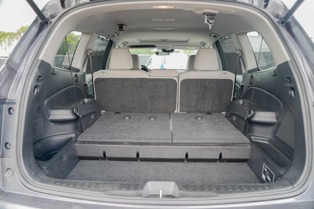 
								2020 Honda Pilot EX-L Sport Utility 4D full									