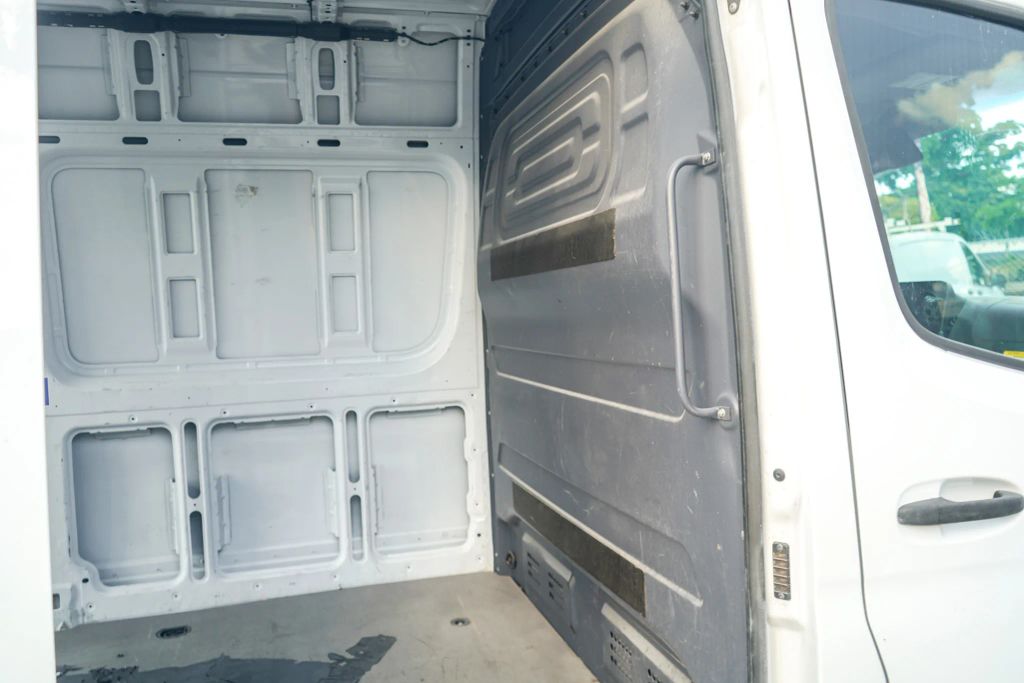 
								2021 Mercedes-Benz Sprinter 2500 Cargo High Roof w/144  WB Van 3D full									