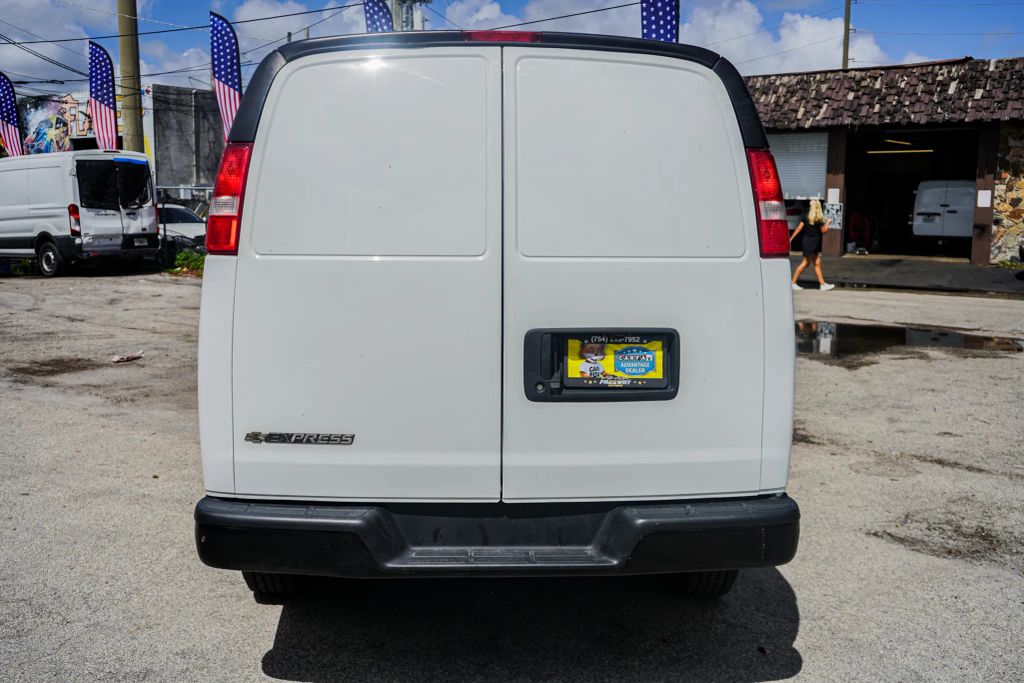 
								2021 Chevrolet Express 2500 Cargo Regular Van 3D full									