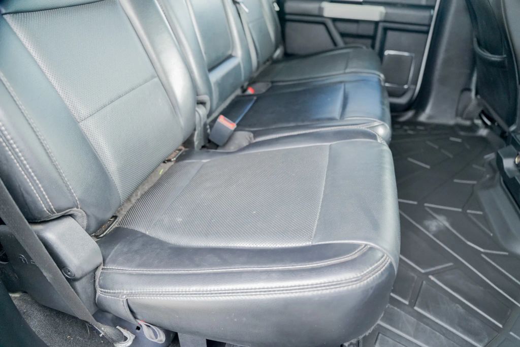 
								2019 Ford F250 Super Duty Crew Cab Lariat Pickup 4D 6 3/4 ft full									