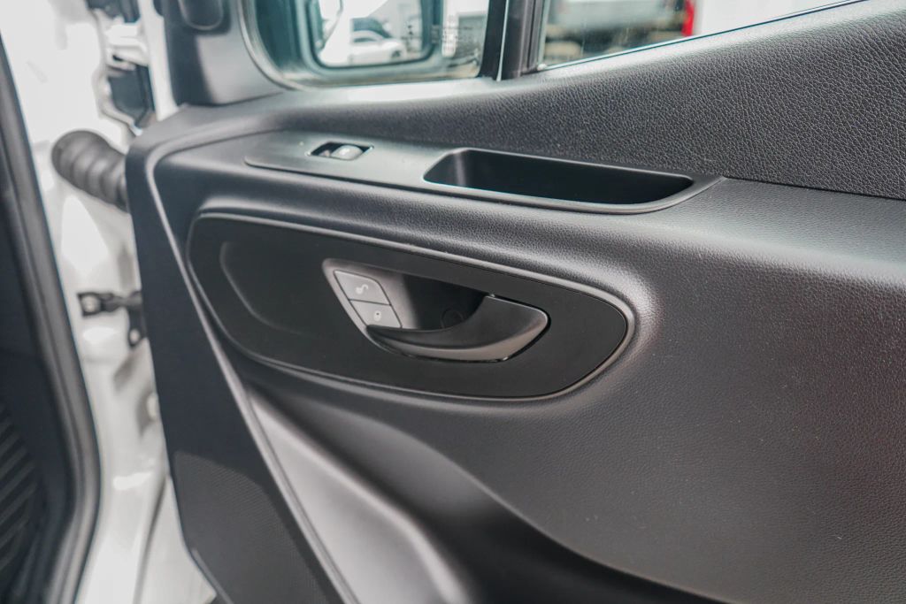 
								2021 Mercedes-Benz Sprinter 2500 Passenger High Roof w/144  WB Van 3D full									