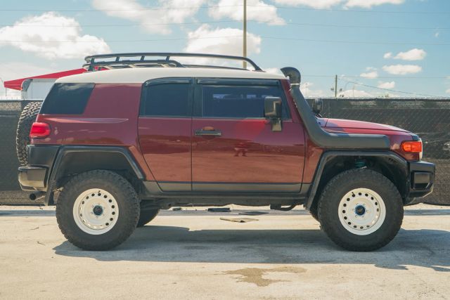 
								2008 Toyota FJ Cruiser Sport Utility 2D full									