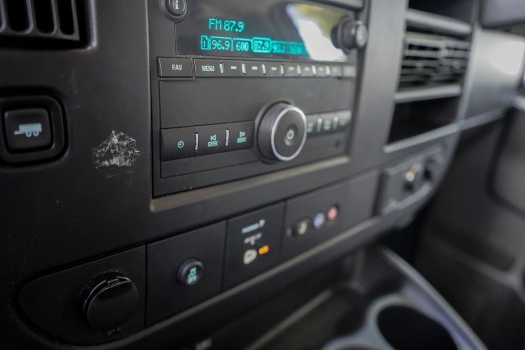 
								2021 Chevrolet Express 2500 Cargo Regular Van 3D full									