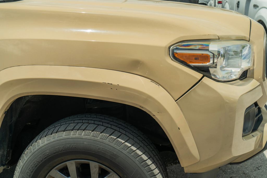 
								2020 Toyota Tacoma Double Cab SR5 Pickup 4D 6 ft full									