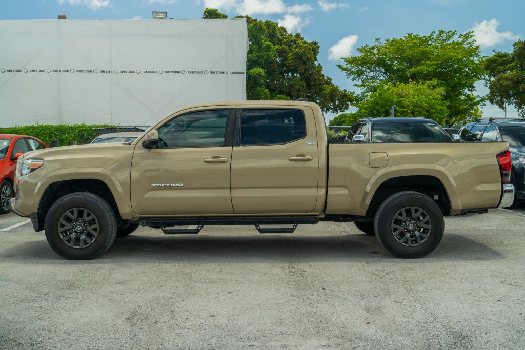 
								2020 Toyota Tacoma Double Cab SR5 Pickup 4D 6 ft full									