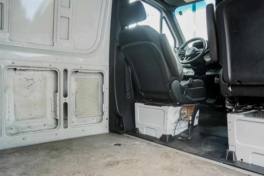 
								2023 Mercedes-Benz Sprinter 2500 Cargo High Roof w/170  WB Van 3D full									