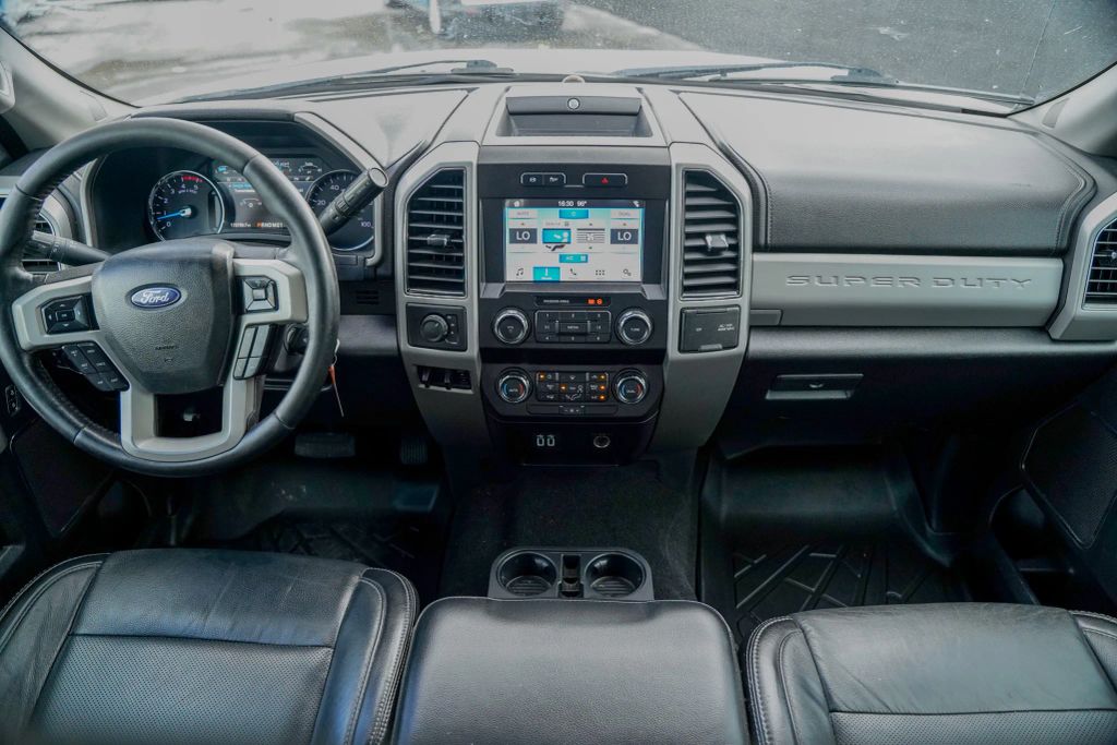 
								2019 Ford F250 Super Duty Crew Cab Lariat Pickup 4D 6 3/4 ft full									