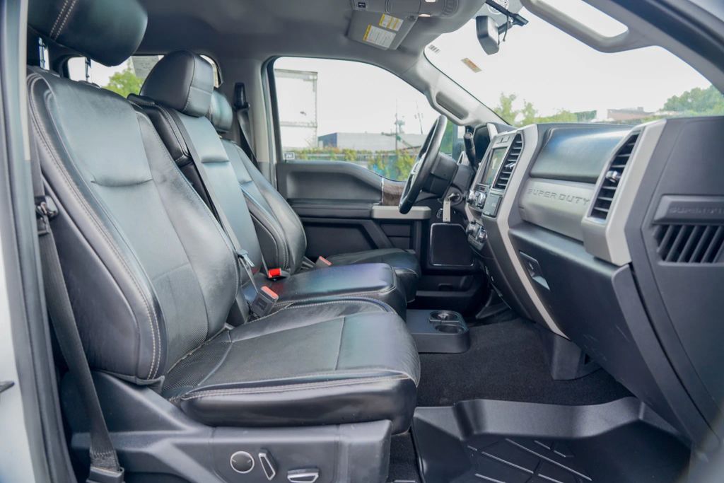 
								2019 Ford F250 Super Duty Crew Cab Lariat Pickup 4D 6 3/4 ft full									