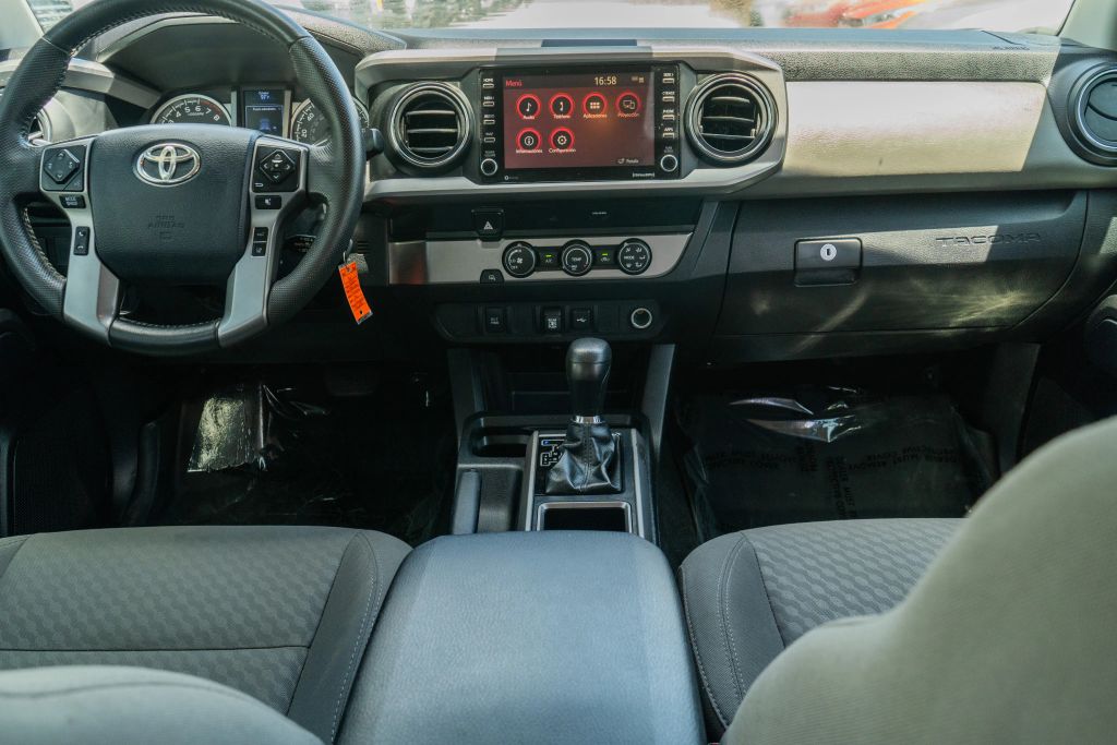 
								2020 Toyota Tacoma Double Cab SR5 Pickup 4D 6 ft full									