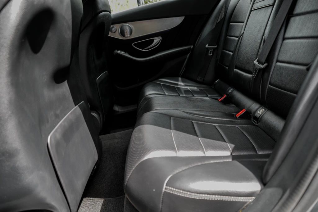 
								2019 Mercedes-Benz C-Class C 300 Sedan 4D full									