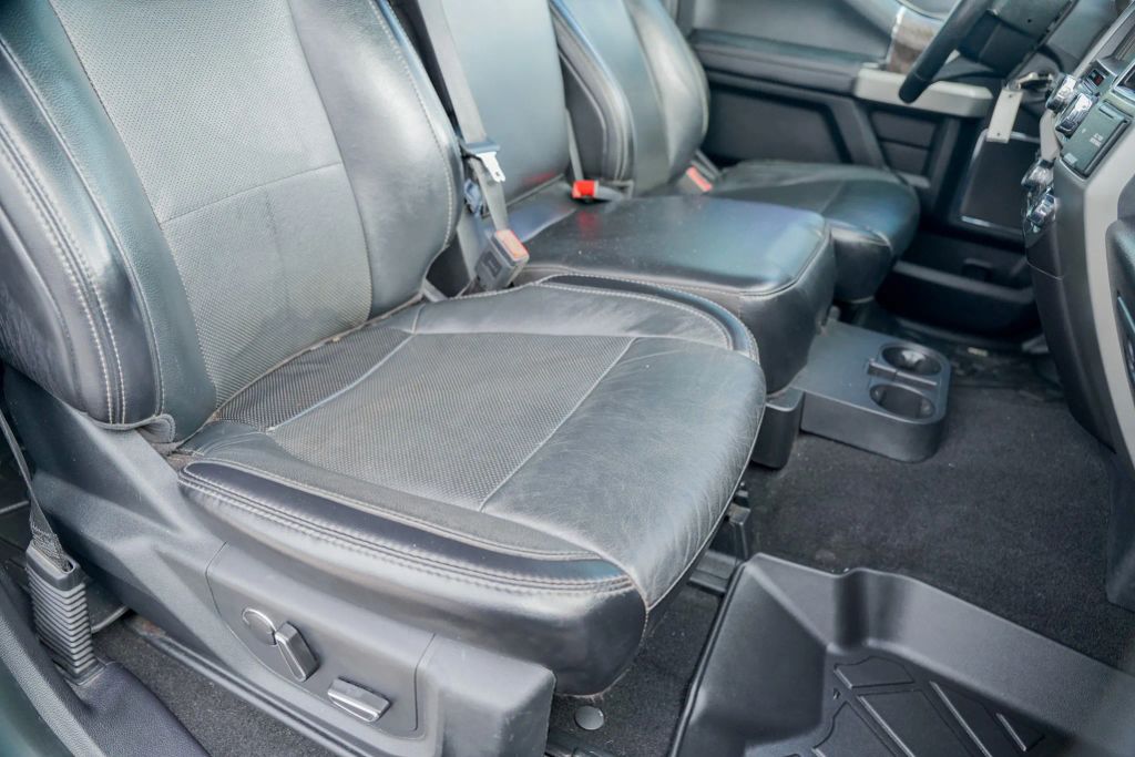 
								2019 Ford F250 Super Duty Crew Cab Lariat Pickup 4D 6 3/4 ft full									