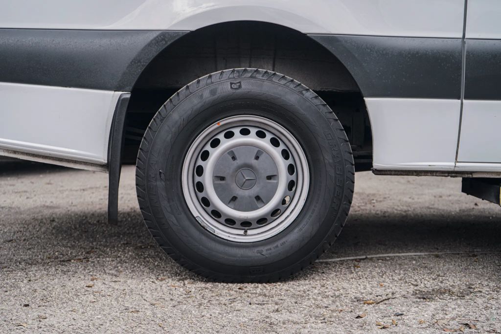 
								2021 Mercedes-Benz Sprinter 2500 Passenger High Roof w/144  WB Van 3D full									