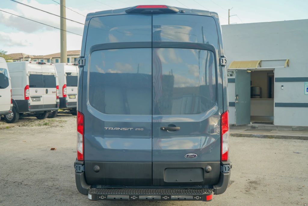 
								2020 Ford Transit 250 Cargo Van Extended Length High Roof Van 3D full									