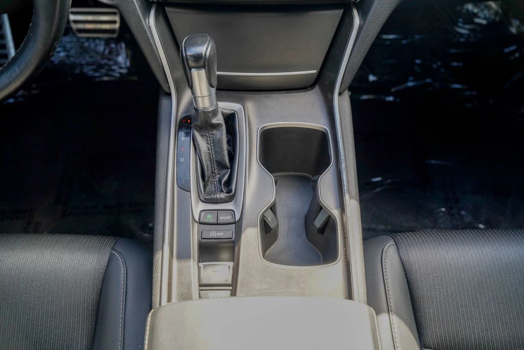 
								2021 Honda Accord Sport Sedan 4D full									