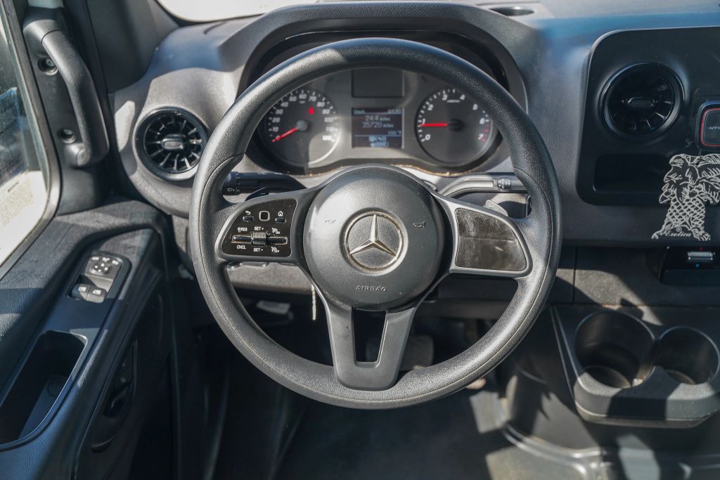 
								2023 Mercedes-Benz Sprinter 2500 Cargo High Roof w/170  WB Van 3D full									