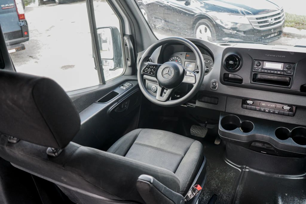 
								2023 Mercedes-Benz Sprinter 2500 Cargo High Roof w/170  WB Van 3D full									