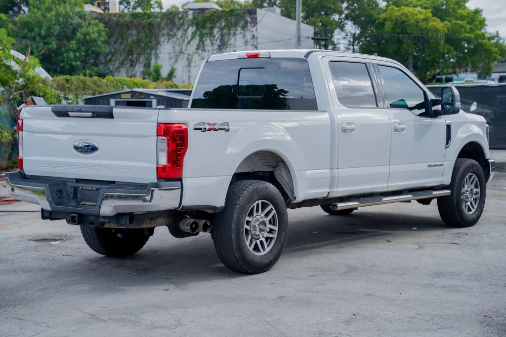 
								2019 Ford F250 Super Duty Crew Cab Lariat Pickup 4D 6 3/4 ft full									