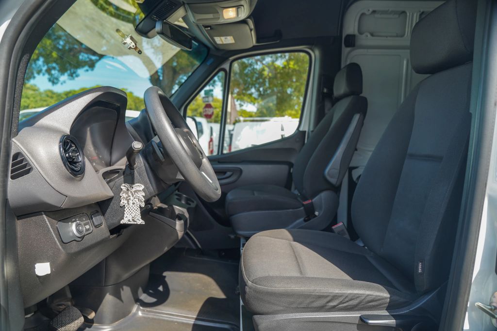 
								2023 Mercedes-Benz Sprinter 2500 Cargo High Roof w/170  WB Van 3D full									