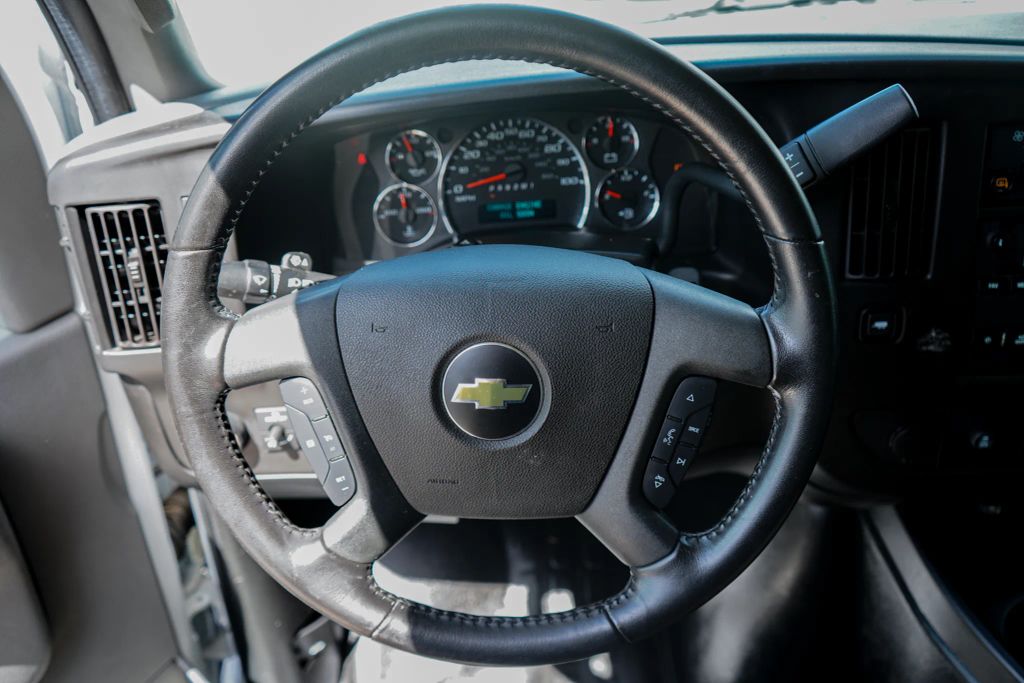 
								2021 Chevrolet Express 2500 Cargo Regular Van 3D full									