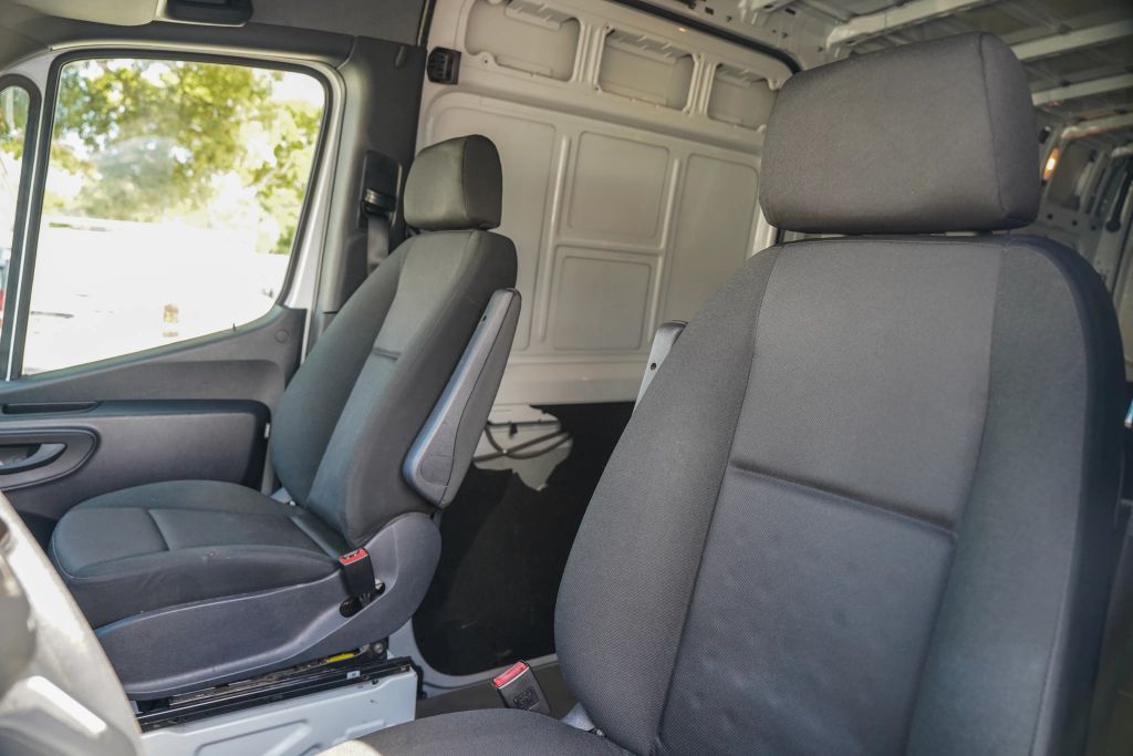 
								2023 Mercedes-Benz Sprinter 2500 Cargo High Roof w/170  WB Van 3D full									