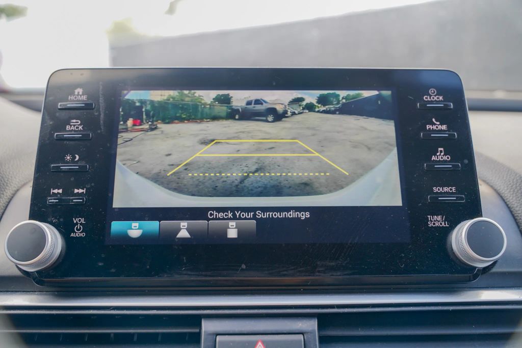 
								2021 Honda Accord Sport Sedan 4D full									