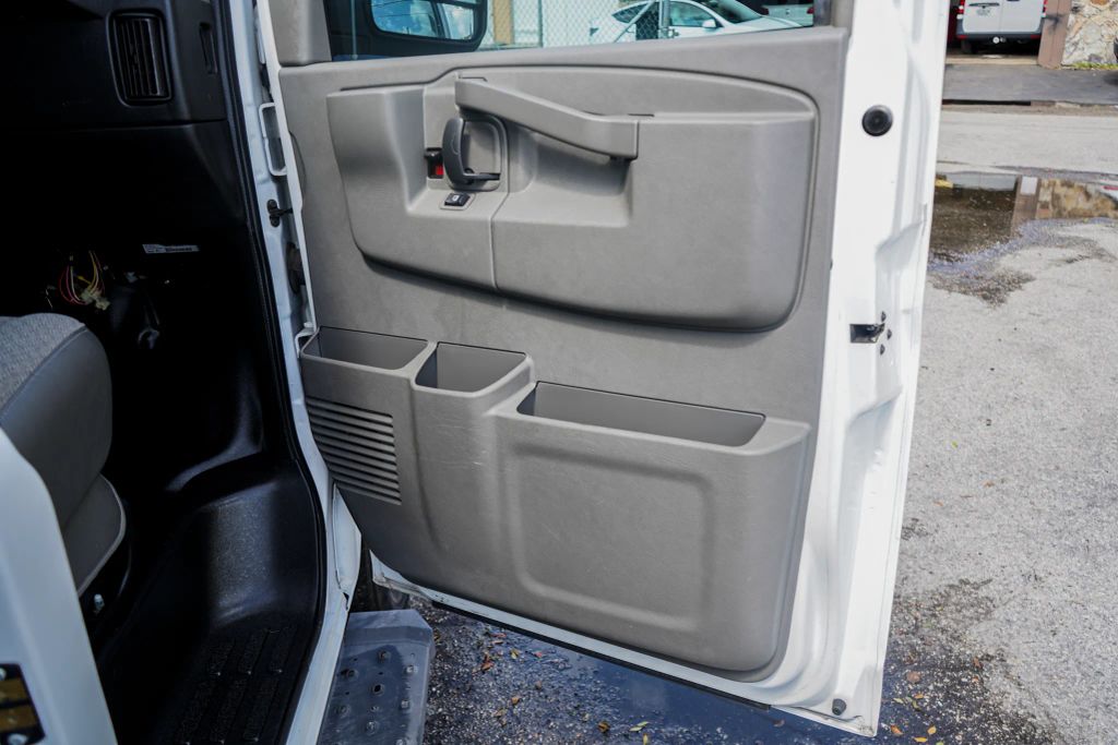 
								2021 Chevrolet Express 2500 Cargo Regular Van 3D full									