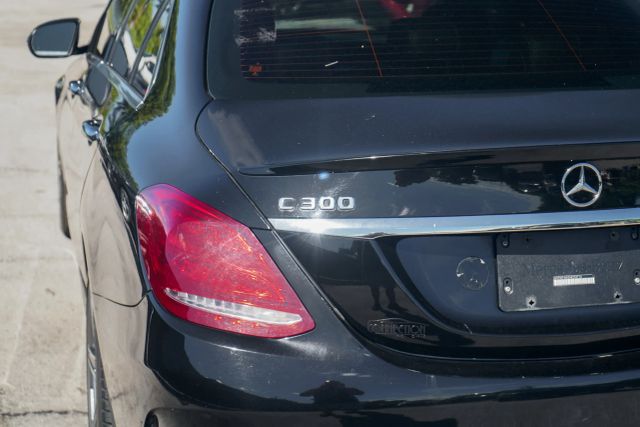 
								2017 Mercedes-Benz C-Class C 300 4MATIC Sedan 4D full									