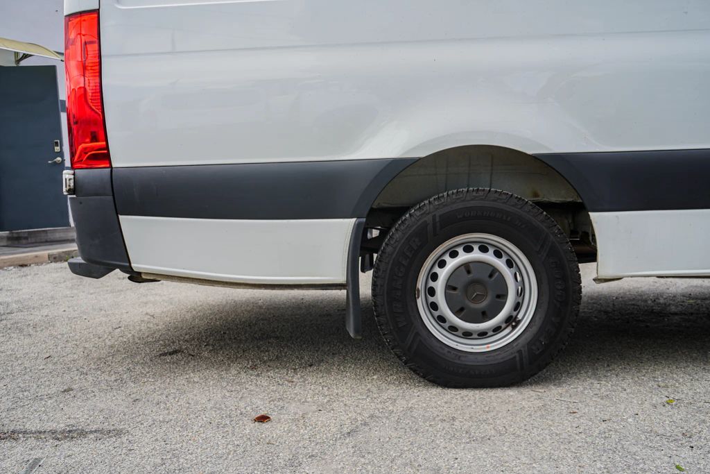 
								2023 Mercedes-Benz Sprinter 2500 Cargo High Roof w/170  WB Van 3D full									