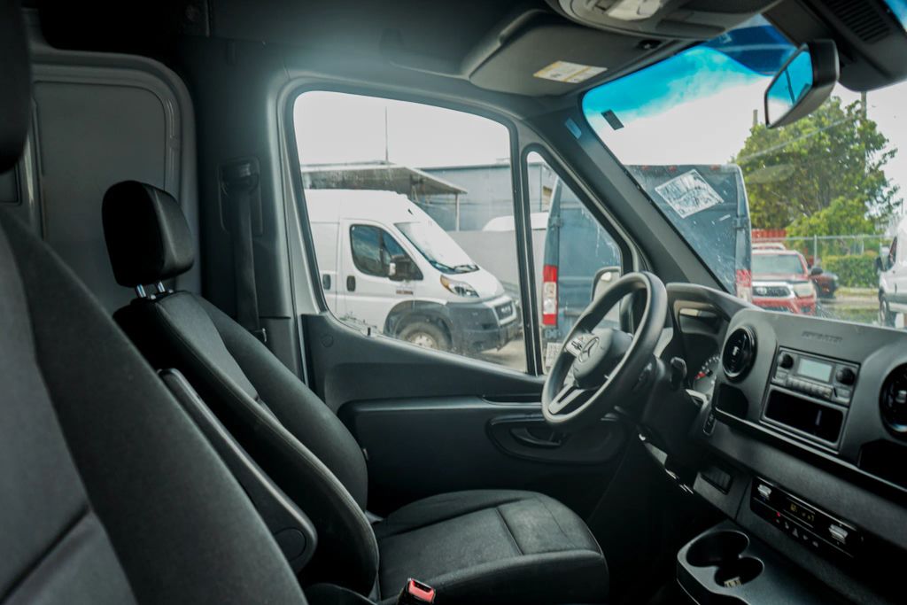 
								2023 Mercedes-Benz Sprinter 2500 Cargo High Roof w/170  WB Van 3D full									