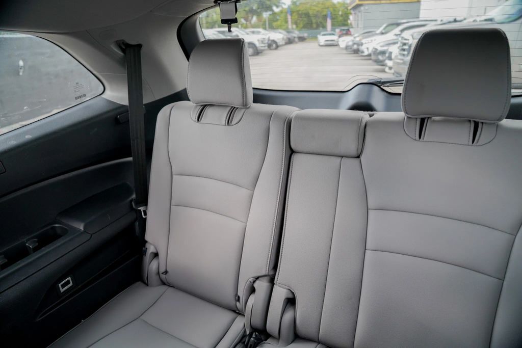 
								2020 Honda Pilot EX-L Sport Utility 4D full									