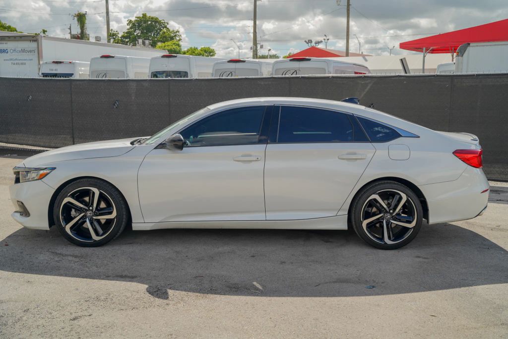 
								2021 Honda Accord Sport Sedan 4D full									