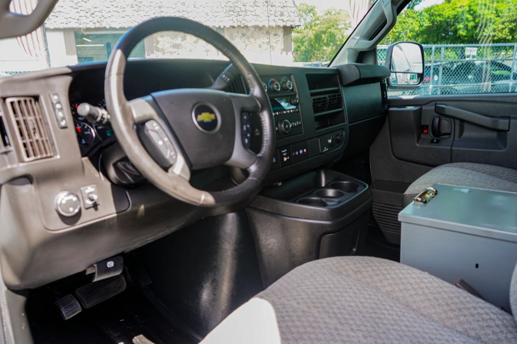 
								2021 Chevrolet Express 2500 Cargo Regular Van 3D full									