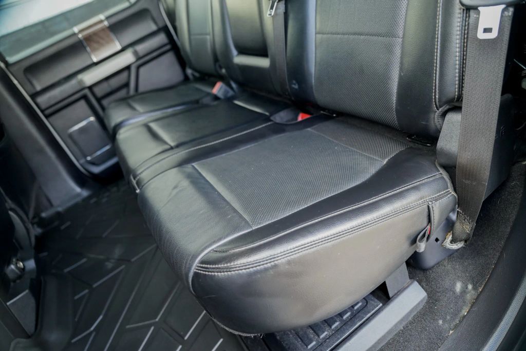 
								2019 Ford F250 Super Duty Crew Cab Lariat Pickup 4D 6 3/4 ft full									