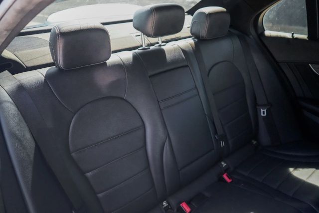 
								2017 Mercedes-Benz C-Class C 300 4MATIC Sedan 4D full									