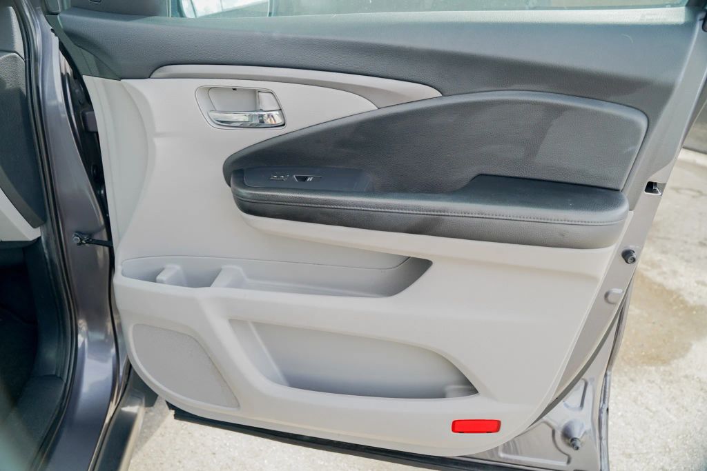 
								2020 Honda Pilot EX-L Sport Utility 4D full									