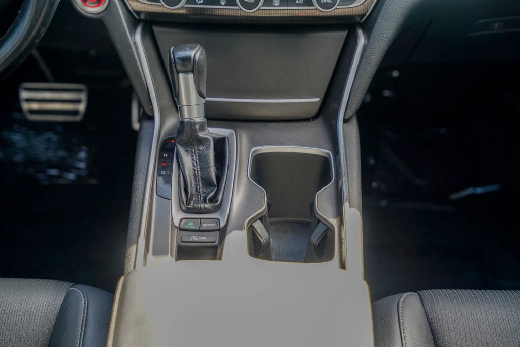 
								2021 Honda Accord Sport Sedan 4D full									