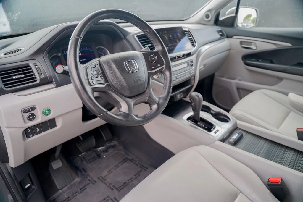 
								2020 Honda Pilot EX-L Sport Utility 4D full									